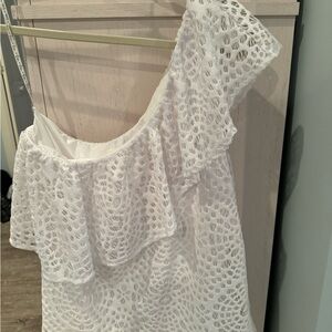 Lilly Pulitzer MATTEO ONE SHOULDER TOP IN RESORT WHITE SEA URCHIN TERRY LACE